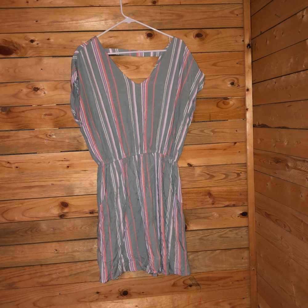 A short sleeve dress with a v cut out in the back